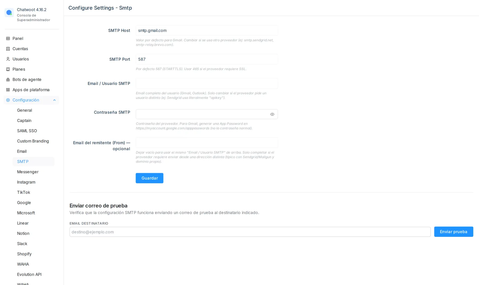 Configuración SMTP en la consola de superadministrador con servidor, puerto, credenciales y envío de correo de prueba